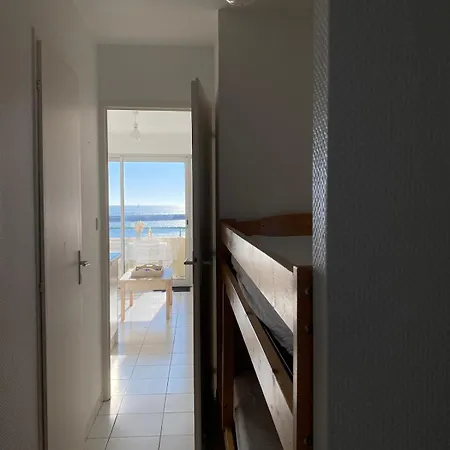 Au Bord De L'océan Vue *